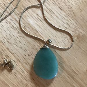 H&m ☘️ gold and green necklace